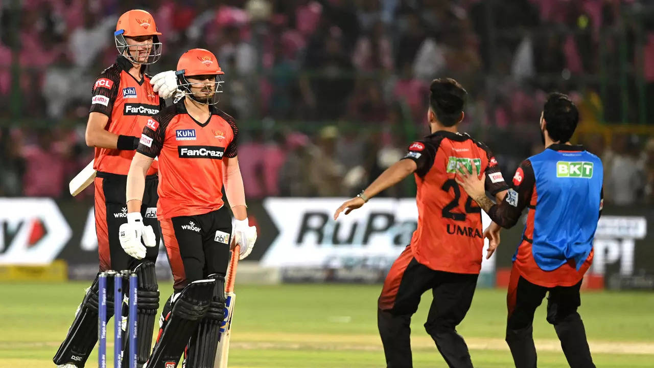 Ipl Sunrisers Hyderabad Beat Rajasthan Royals In Last Ball Thriller