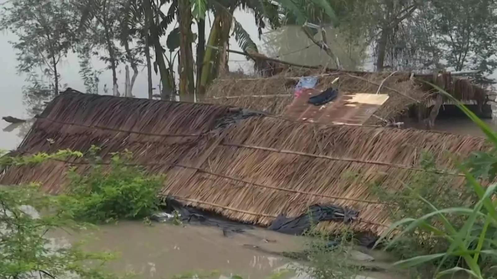 Flood Alert In Delhi Yamuna Breaches Danger Mark Flows Above Highest