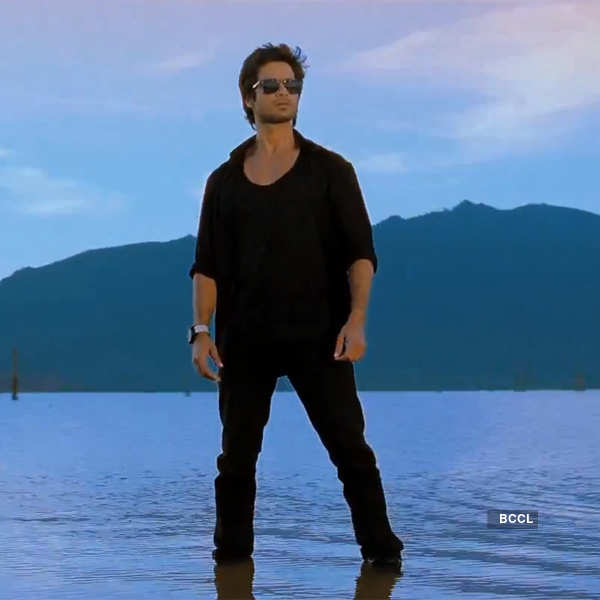 Shahid Kapoor In A Still From The Film Phata Poster Nikhla Hero