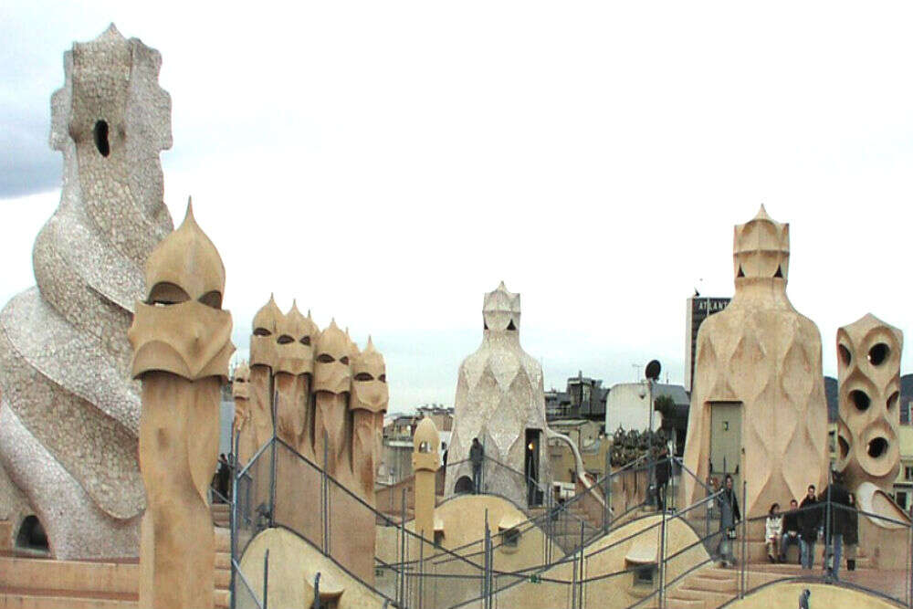 Casa Milà: the modernist building in Barcelona 148896434_6fdb1e766d_b