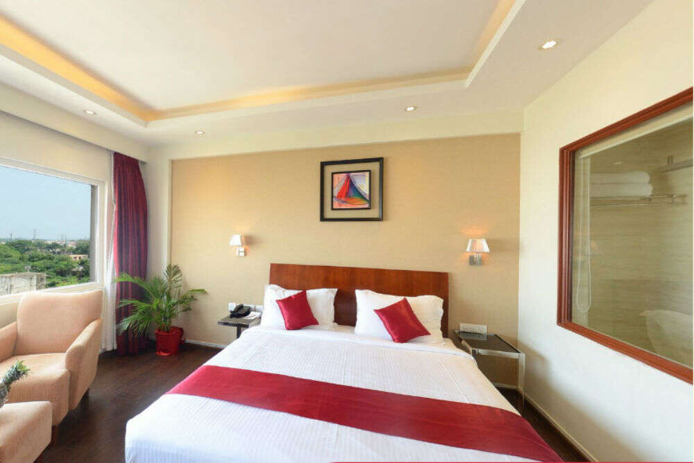 Mid-range hotels in Chennai Royal Regency_Home