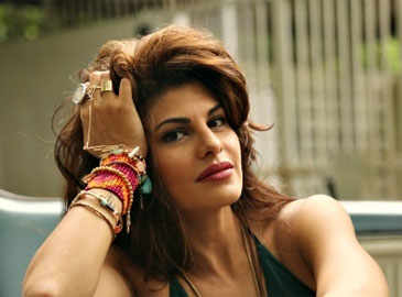 Watch Jacqueline Fernandez Hot Pics