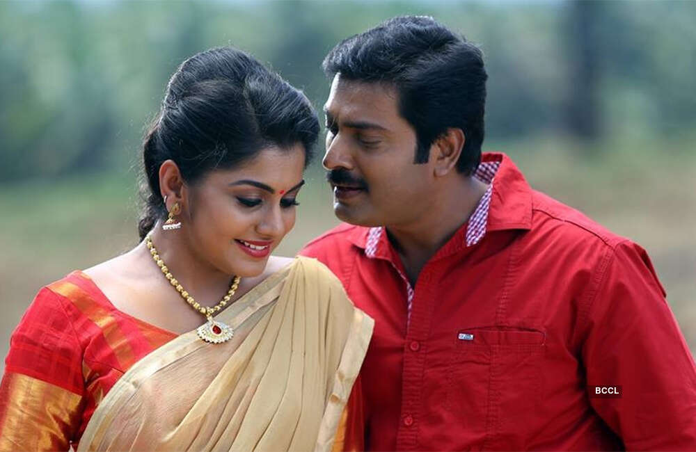 A still from Angane Thanne Nethave Anchettennam Pinnale