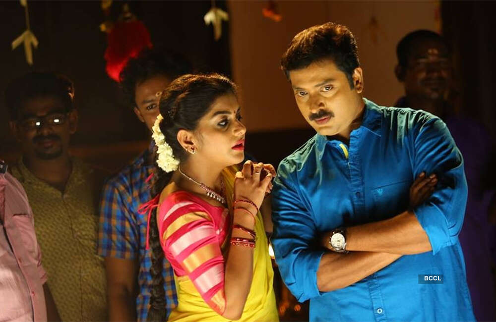 A still from Angane Thanne Nethave Anchettennam Pinnale