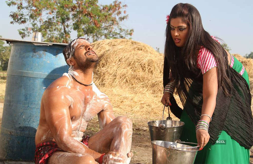 A still from Dabang Aashiq