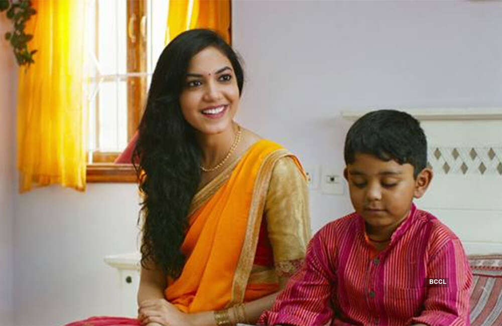 A still from Pellichoopulu