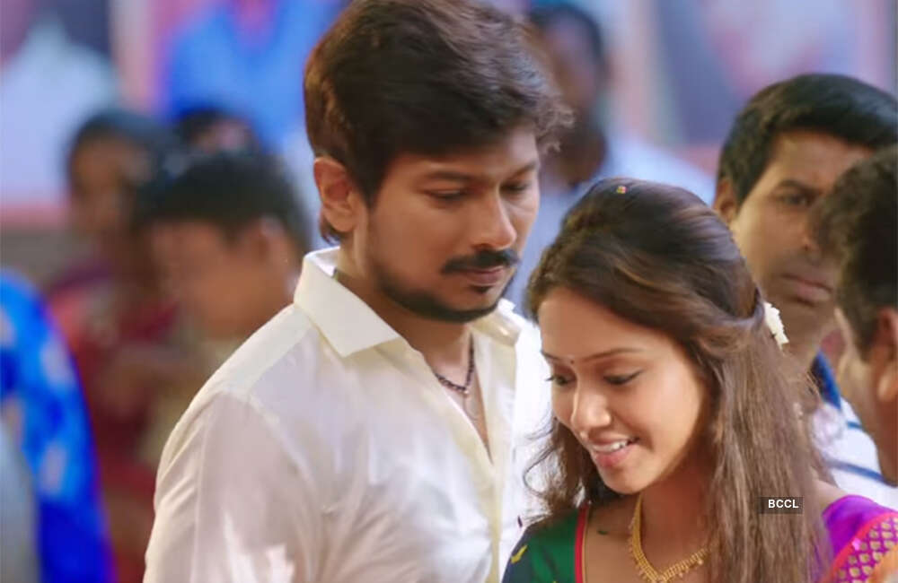 A still from Podhuvaga En Manasu Thangam
