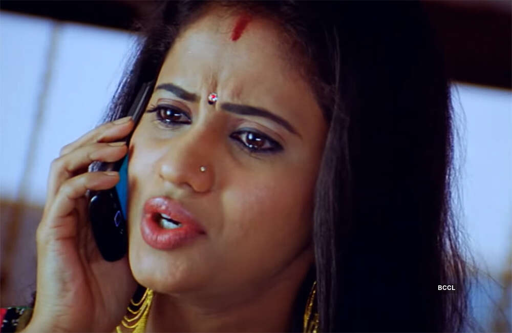A still from Ullam Ullavarai