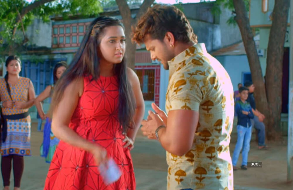 A still from Mai Sehra Bandh Ke Aaunga