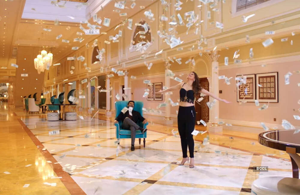 A still from Julie 2