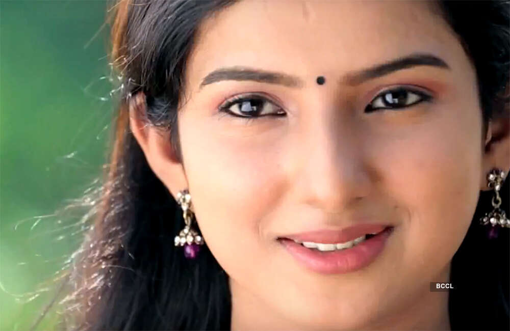 A still from Yazh