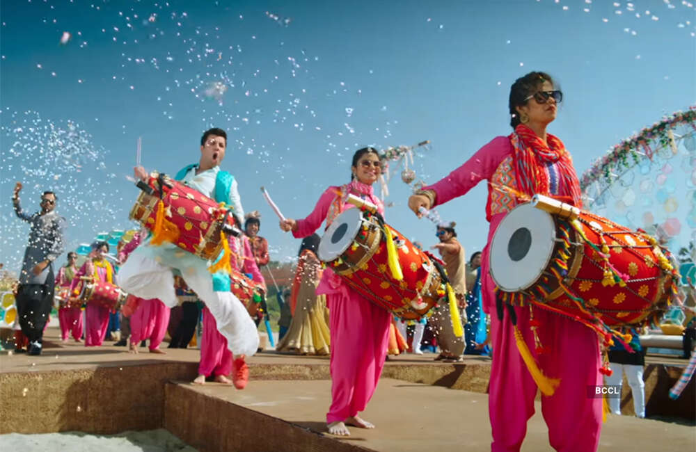 A still from Fukrey Returns