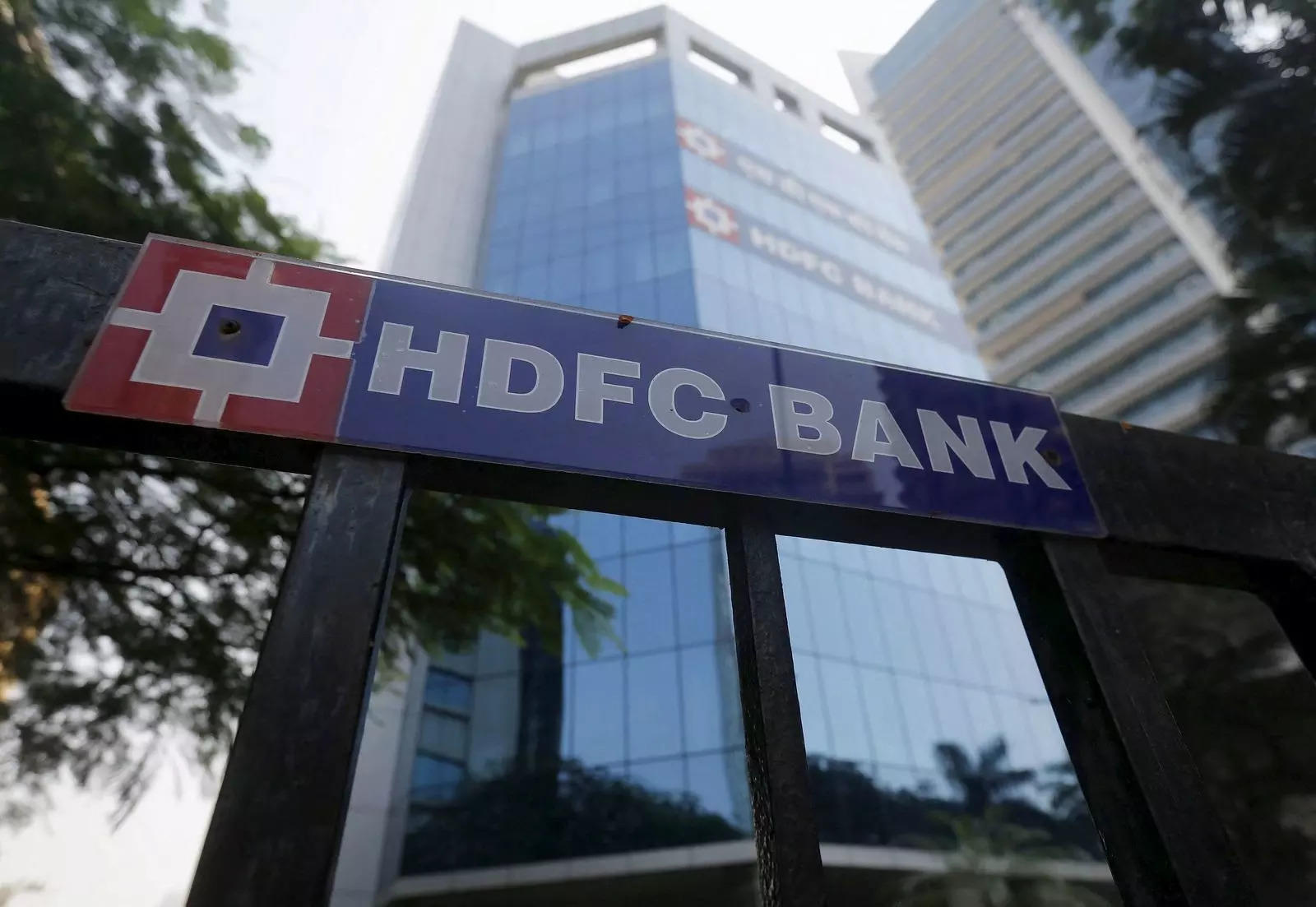 Explained Why Did Hdfc Merge With Hdfc Bank And What 1655