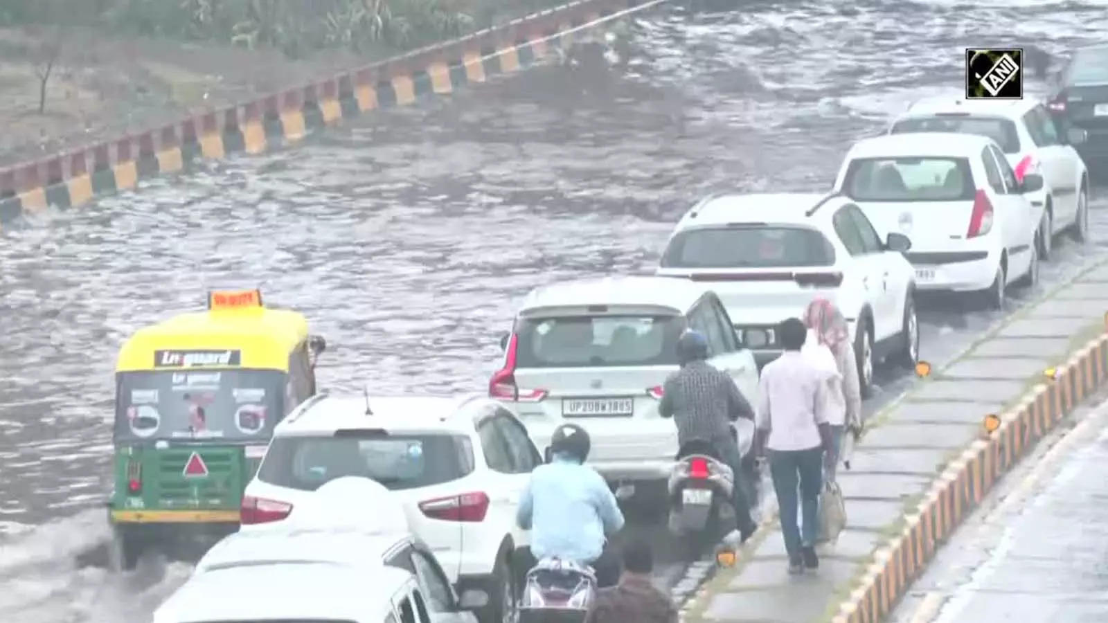 Heavy Rain Causes Traffic Snarls In Delhi