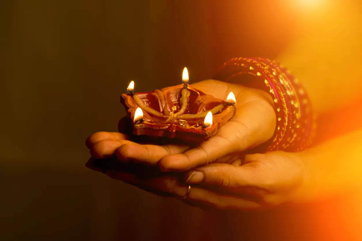 Happy Diwali 2022: Images, Wishes, Messages,…