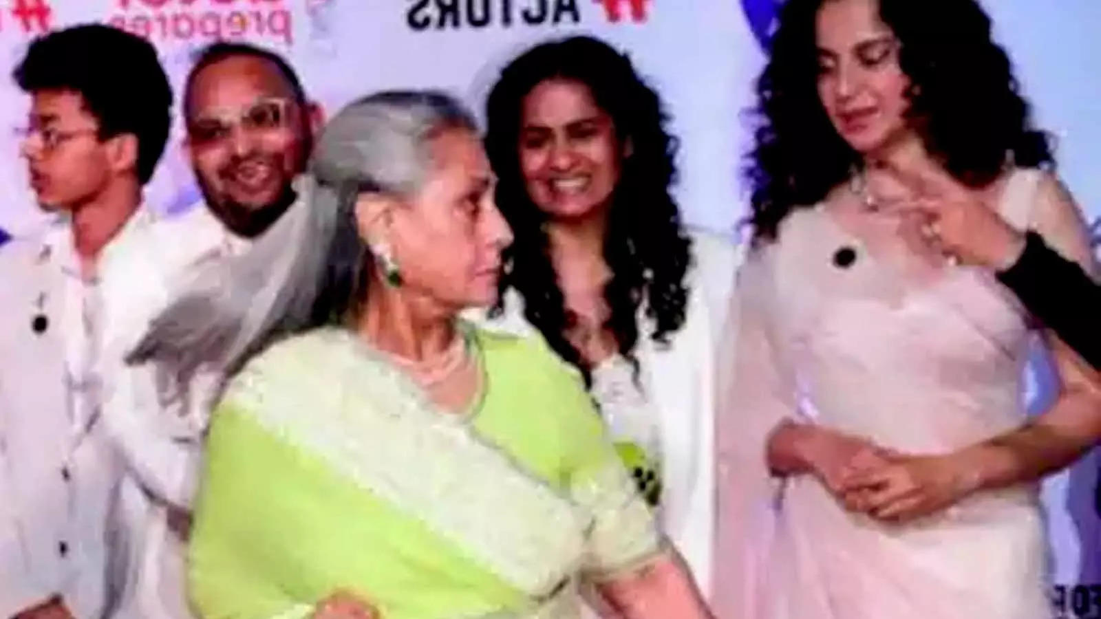 Awkward Jaya Bachchan Ignores Kangana Ranaut At An Event Netizens