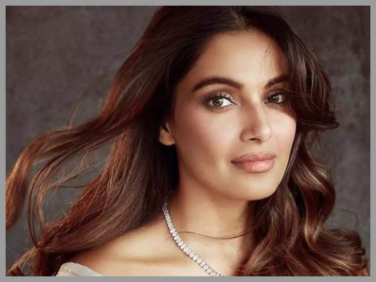 Parents-To-Be Bipasha Basu And Karan Singh Grover Step Out For Meal Date -  See Pics - NDTV Food, image size:1200x900