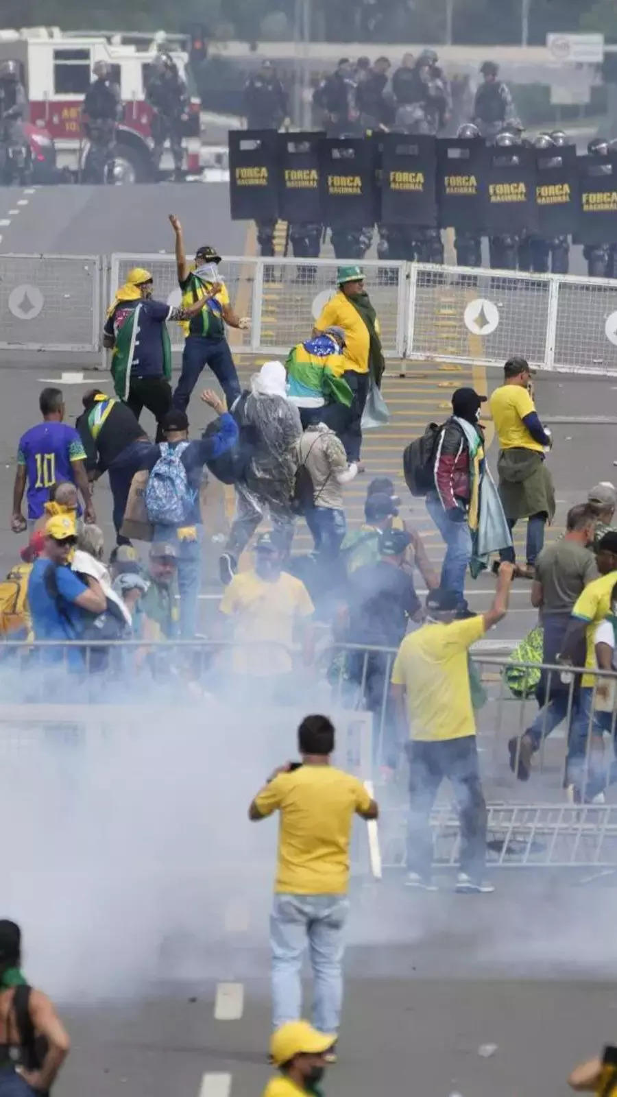 Brazil Protests Bolsonaro Supporters Invade Brazil Presidential Palace