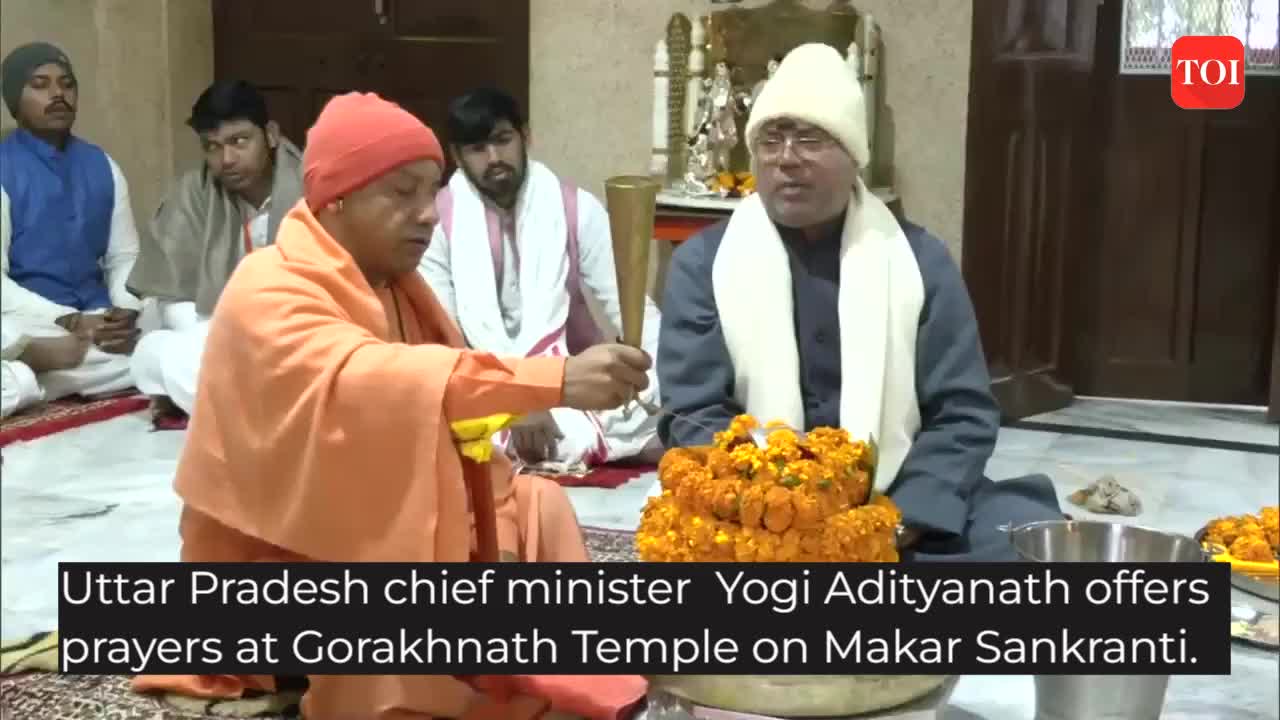 Up Cm Yogi Adityanath Offers Prayers At Gorakhnath Temple On Makar