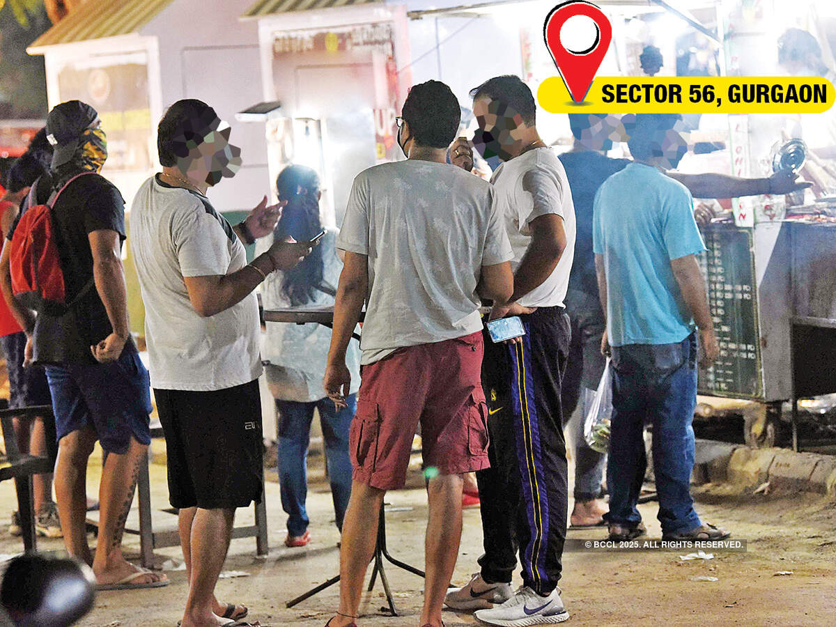 Many customers prefer meeting their friends and family members at outdoor food joints across the city, claiming it enables them to remove the mask and chat freely