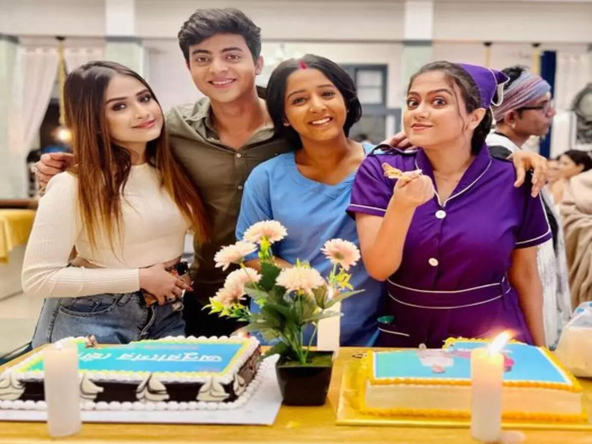 TV show Anurager Chowa completes 200 episodes - Times of India