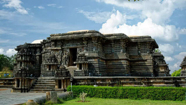 Step back in time at Sacred Ensemble of Hoysala in Halebidu, Karnataka Step back in time at Sacred Ensemble of Hoysala in Halebidu, Karnataka