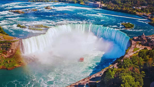 Canadian destinations that tourists find irresistible Canadian destinations that tourists find irresistible
