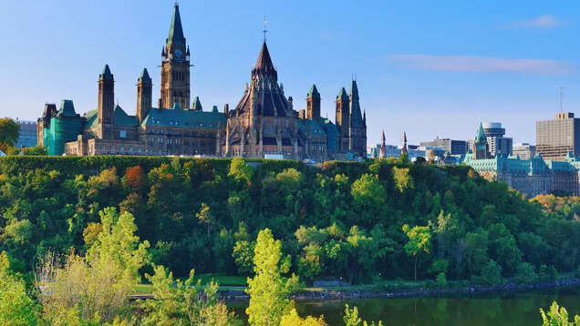 Canadian destinations that tourists find irresistible Canadian destinations that tourists find irresistible