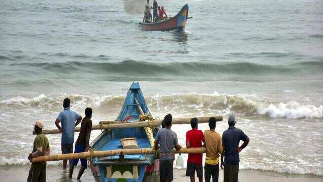 Cyclone Dana update: 197 trains cancelled, Kolkata airport may be shut, travel advisory issued Cyclone Dana update: 197 trains cancelled, Kolkata airport may be shut, travel advisory issued