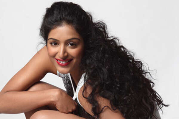 Padmapriya is ready to go nude!
