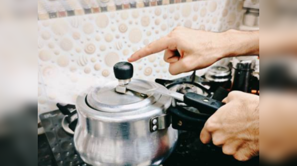 9 foods to avoid cooking in pressure cooker and why 
