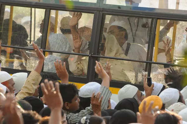 Haj 2025: Govt blames pvt tour operators for quota cut
