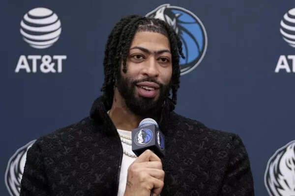 Dallas Mavericks vs Sacramento Kings final injury report (April 16, 2025): Is Anthony Davis playing in tonight's NBA Play-In Tournament?
