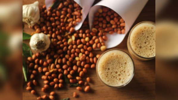 8 benefits of snacking on roasted peanuts
