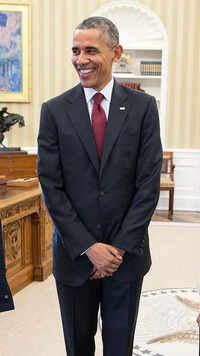 <i class="tbold">Barack Obama</i> (@BarackObama)