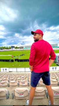 <i class="tbold">haris rauf</i>