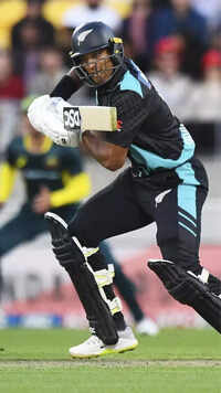 <i class="tbold">rachin ravindra</i>