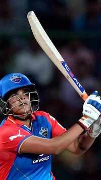 <i class="tbold">shafali verma</i>