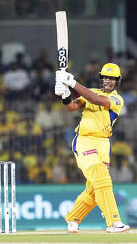 <i class="tbold">rachin ravindra</i>