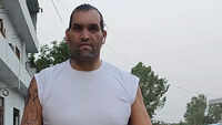 <i class="tbold">the great khali</i>