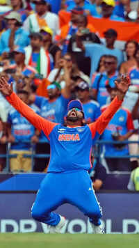 <i class="tbold">icc champions trophy</i>