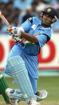 <i class="tbold">sourav ganguly</i>