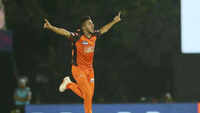 <i class="tbold">umran malik</i>