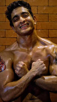 <i class="tbold">ranveer allahbadia</i>