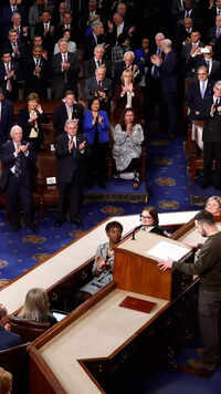 Standing ovation for <i class="tbold">zelenskyy</i>