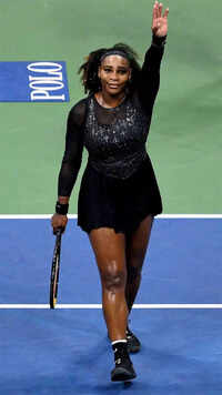 <i class="tbold">serena williams</i>