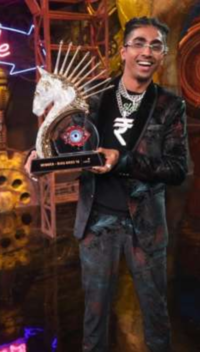 <i class="tbold">bigg boss 16</i>