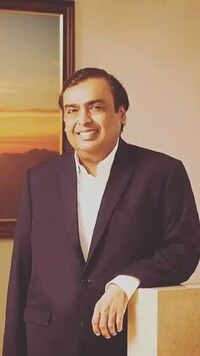 <i class="tbold">Mukesh Ambani</i>