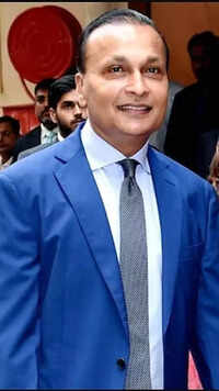 <i class="tbold">anil ambani</i> Education