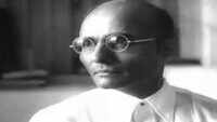 “Vir Savarkar conspired to kill Gandhi”: Former Madhya Pradesh CM Digvijaya Singh